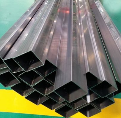 Tube carré en acier inoxydable à largeur personnalisée - Haute résistance à la corrosion